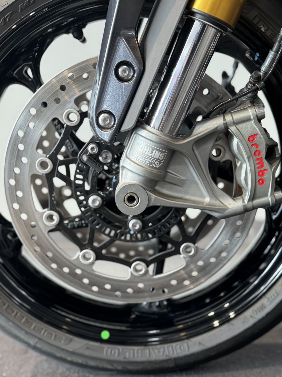 TRIUMPH SPEED TRIPLE 1200 RS 4