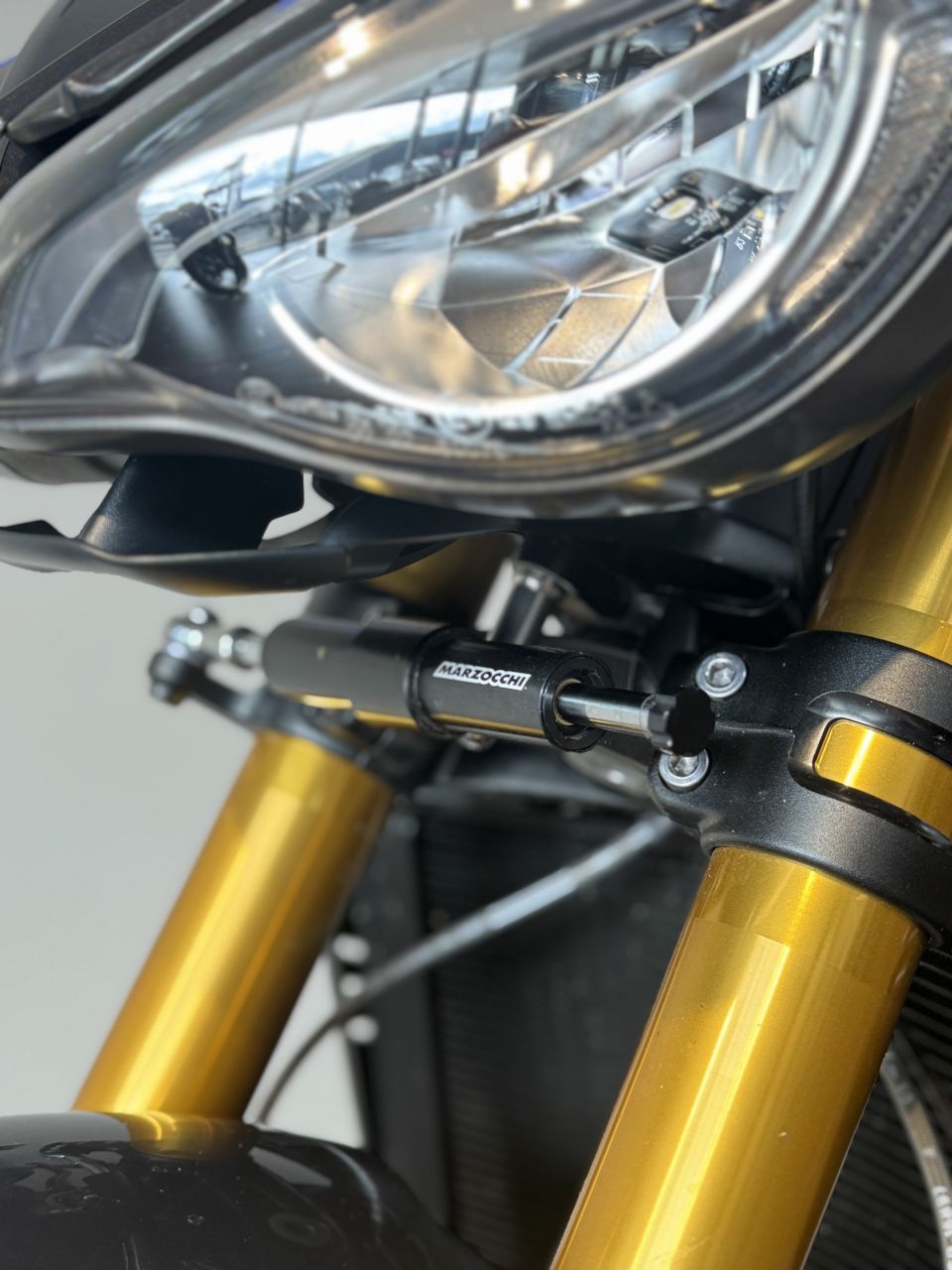 TRIUMPH SPEED TRIPLE 1200 RS 4