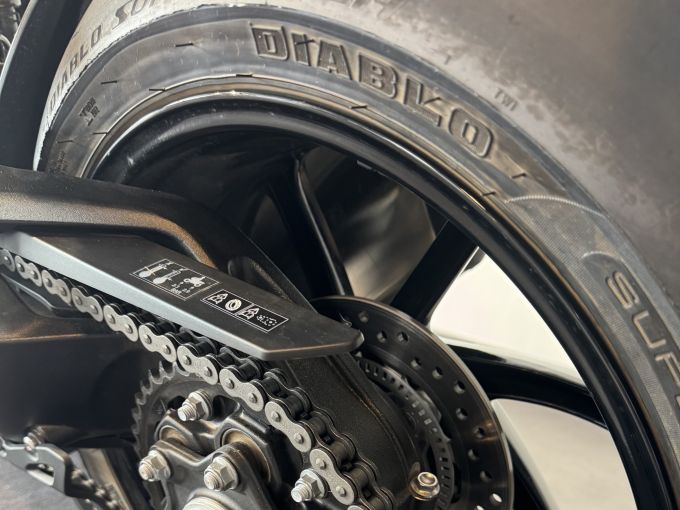TRIUMPH SPEED TRIPLE 1200 RS 4