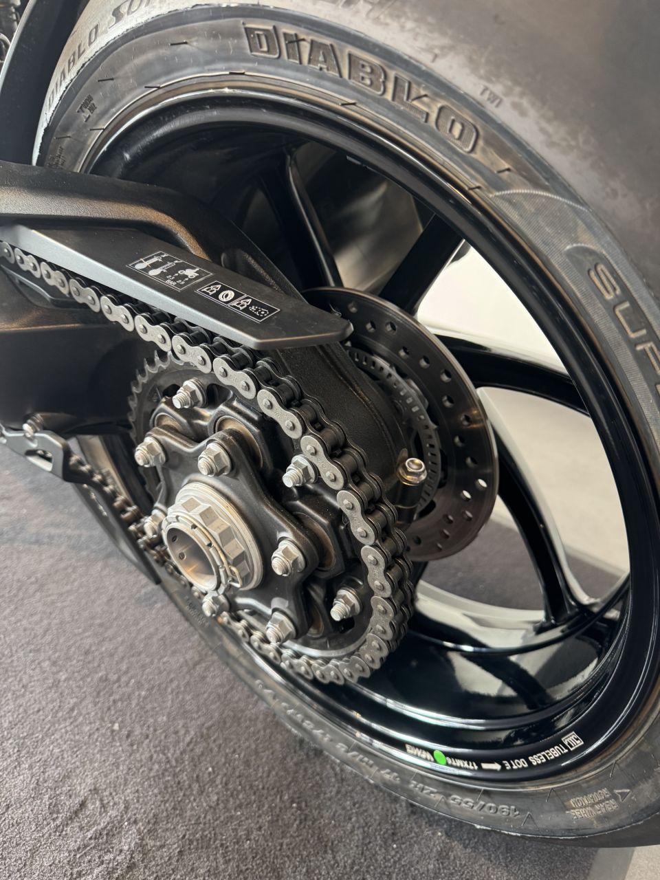 TRIUMPH SPEED TRIPLE 1200 RS 4