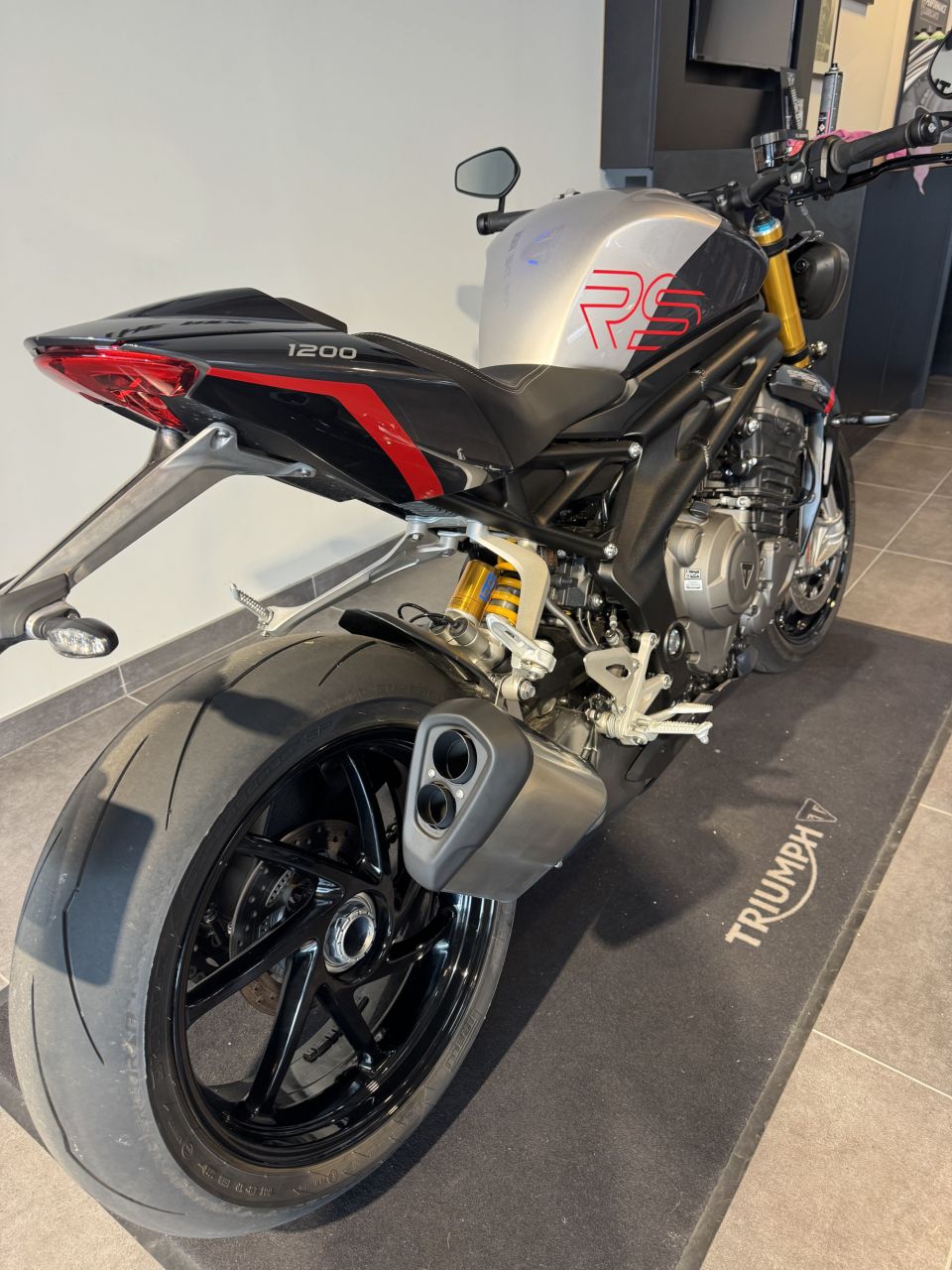 TRIUMPH SPEED TRIPLE 1200 RS 4