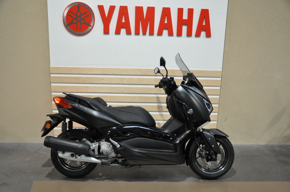 YAMAHA X-MAX 125 IRON MAX 4