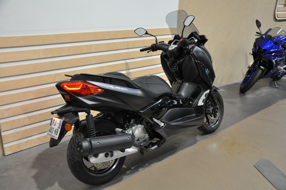 YAMAHA X-MAX 125 IRON MAX 4