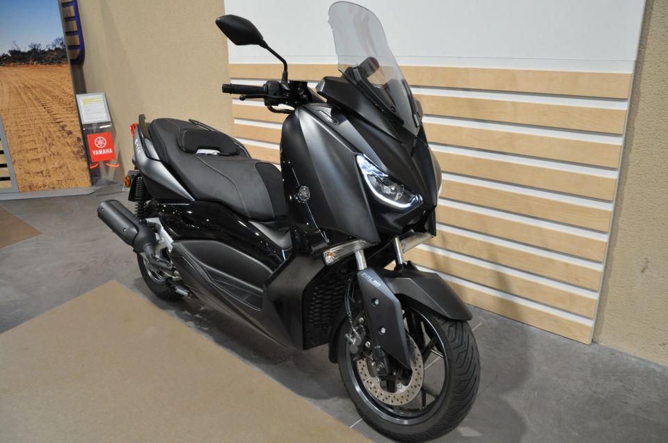 YAMAHA X-MAX 125 IRON MAX 4
