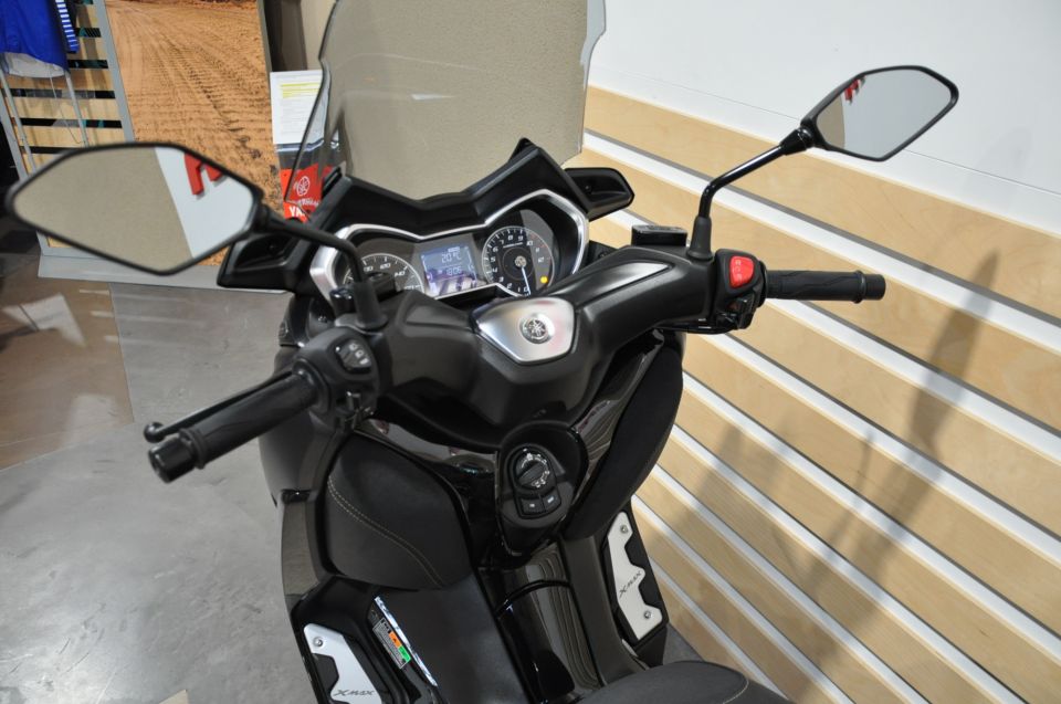 YAMAHA X-MAX 125 IRON MAX 4