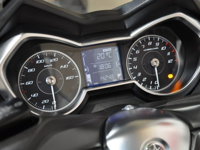 YAMAHA X-MAX 125 IRON MAX 4