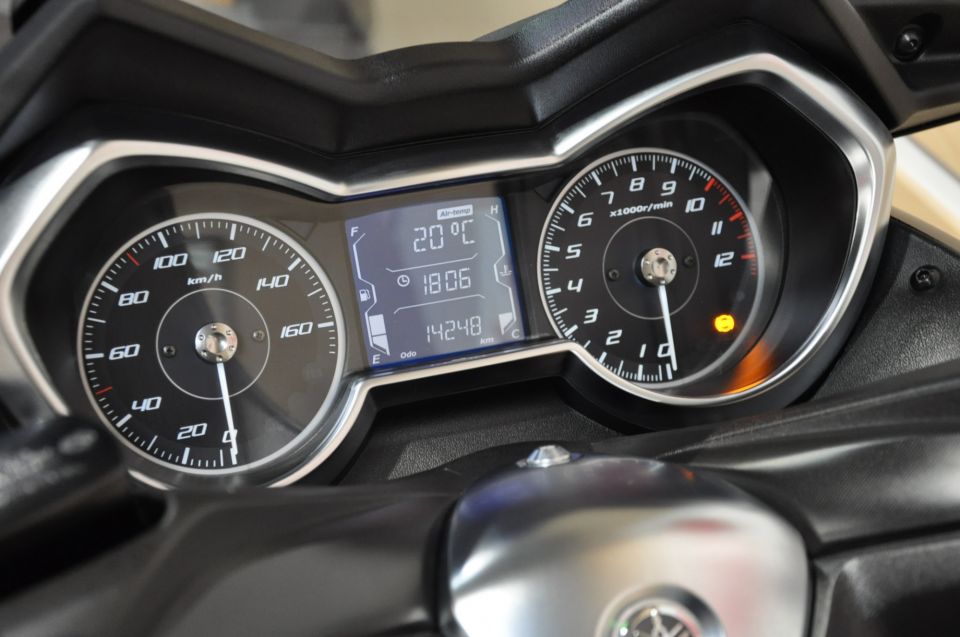 YAMAHA X-MAX 125 IRON MAX 4