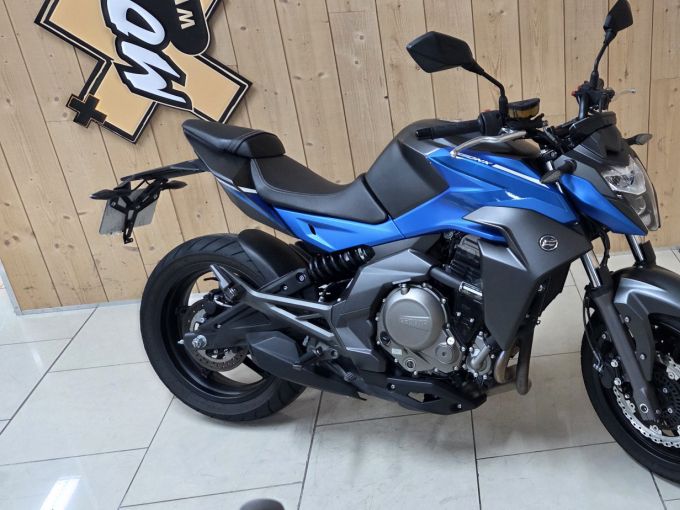 CF MOTO 650 NK 4