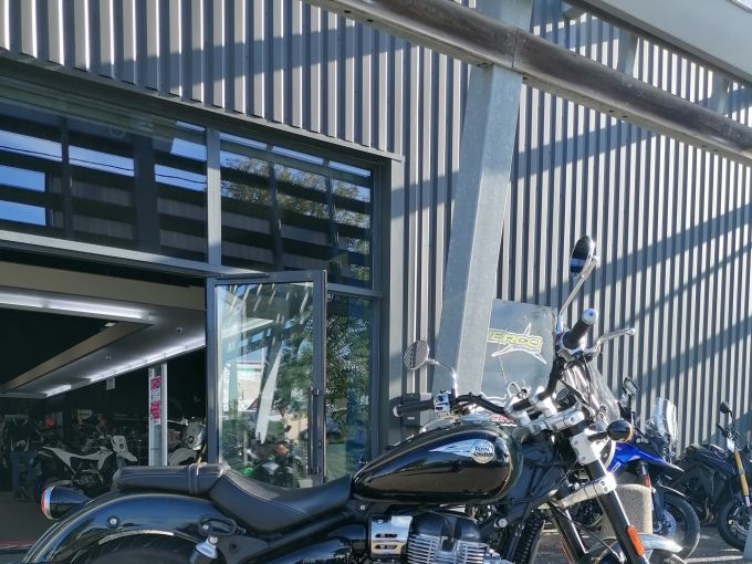 ROYAL ENFIELD SUPER METEOR 650 4