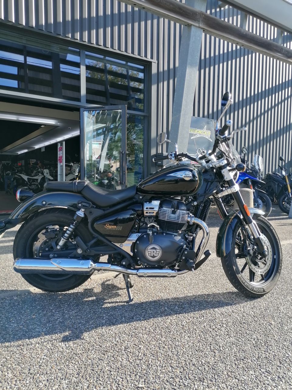 ROYAL ENFIELD SUPER METEOR 650 4