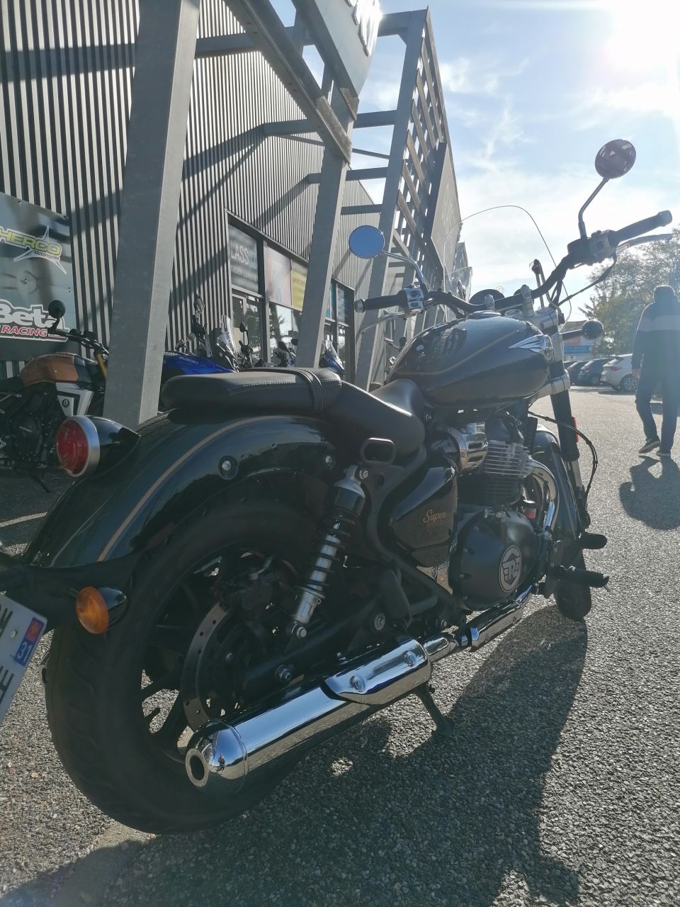 ROYAL ENFIELD SUPER METEOR 650 4