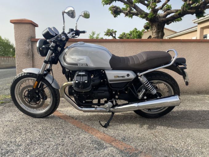 MOTO GUZZI V7 Special 850 4