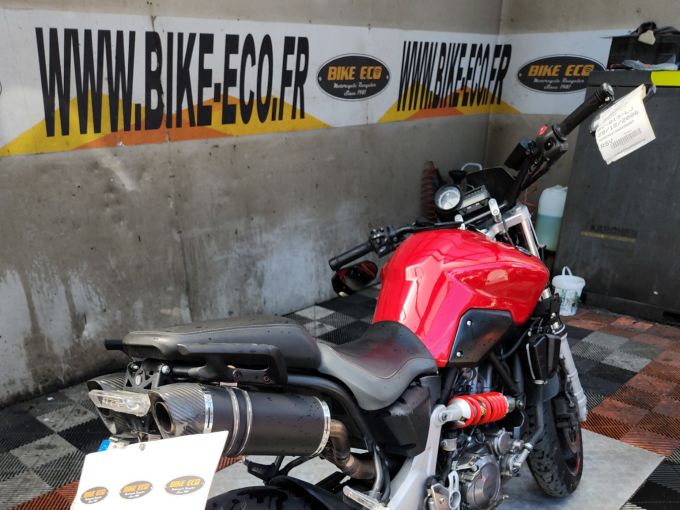 YAMAHA MT-03 4