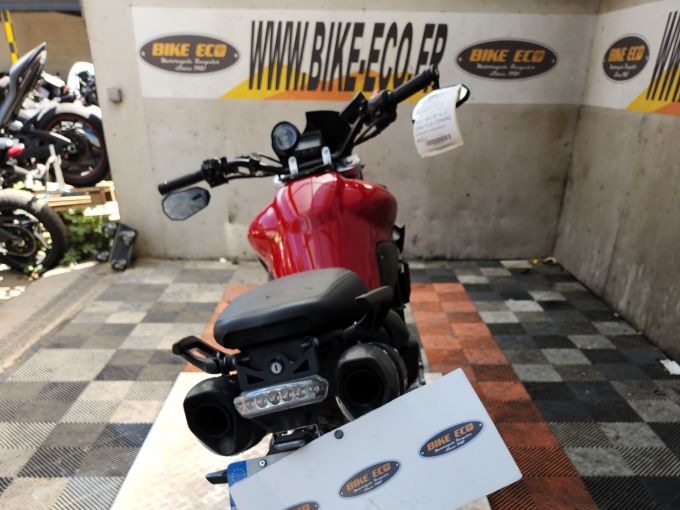 YAMAHA MT-03 4