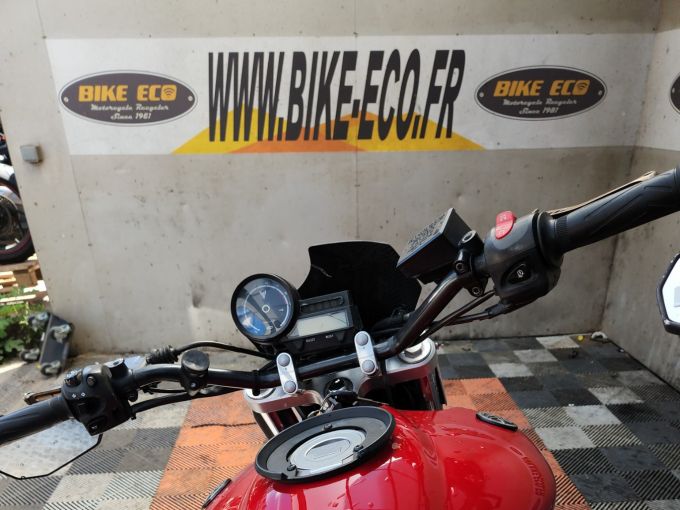 YAMAHA MT-03 4
