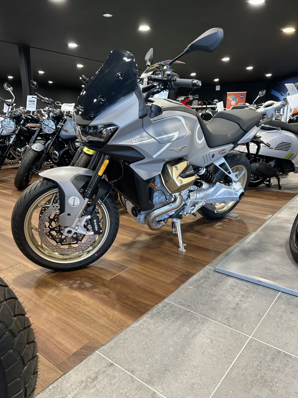 MOTO GUZZI V100 Mandello Aviazione Navale 4