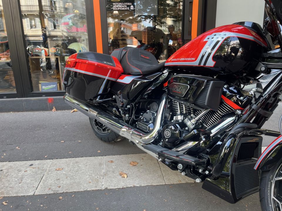 HARLEY-DAVIDSON TOURING STREET GLIDE 1977 CVO  4