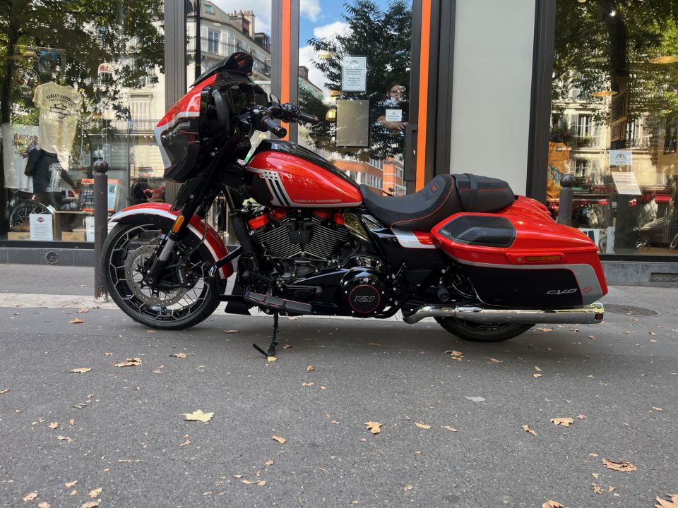 HARLEY-DAVIDSON TOURING STREET GLIDE 1977 CVO  4