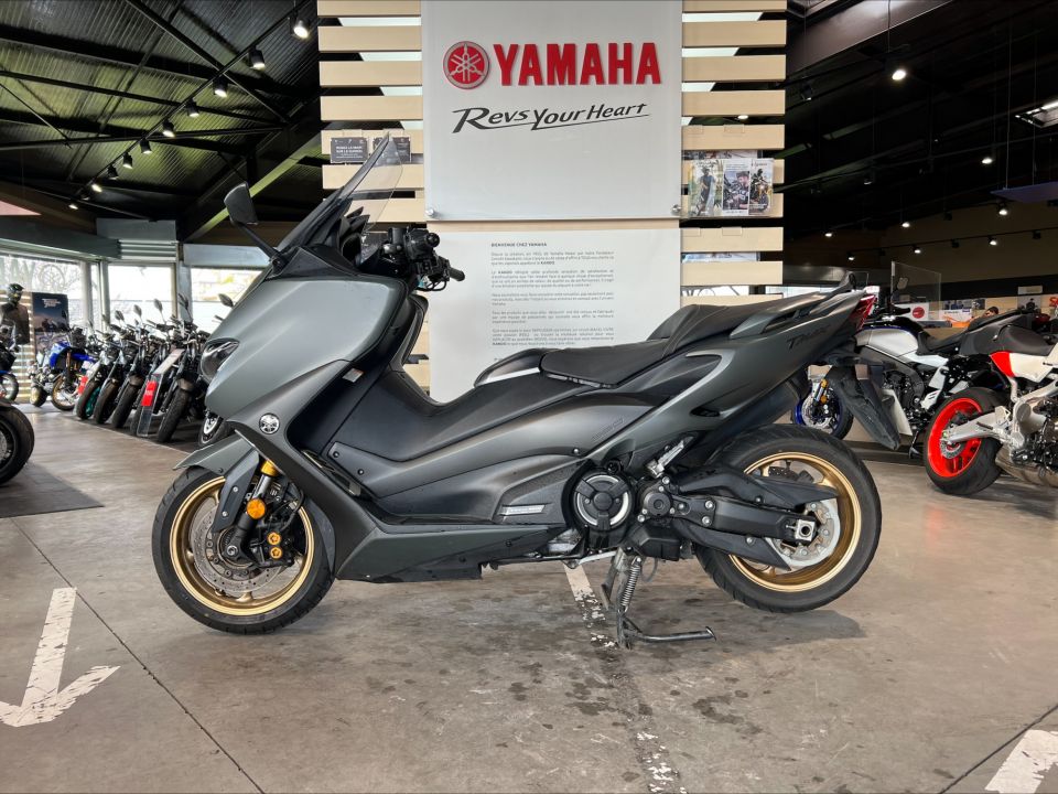 YAMAHA XP T-MAX 560 TECH MAX KAMO 4