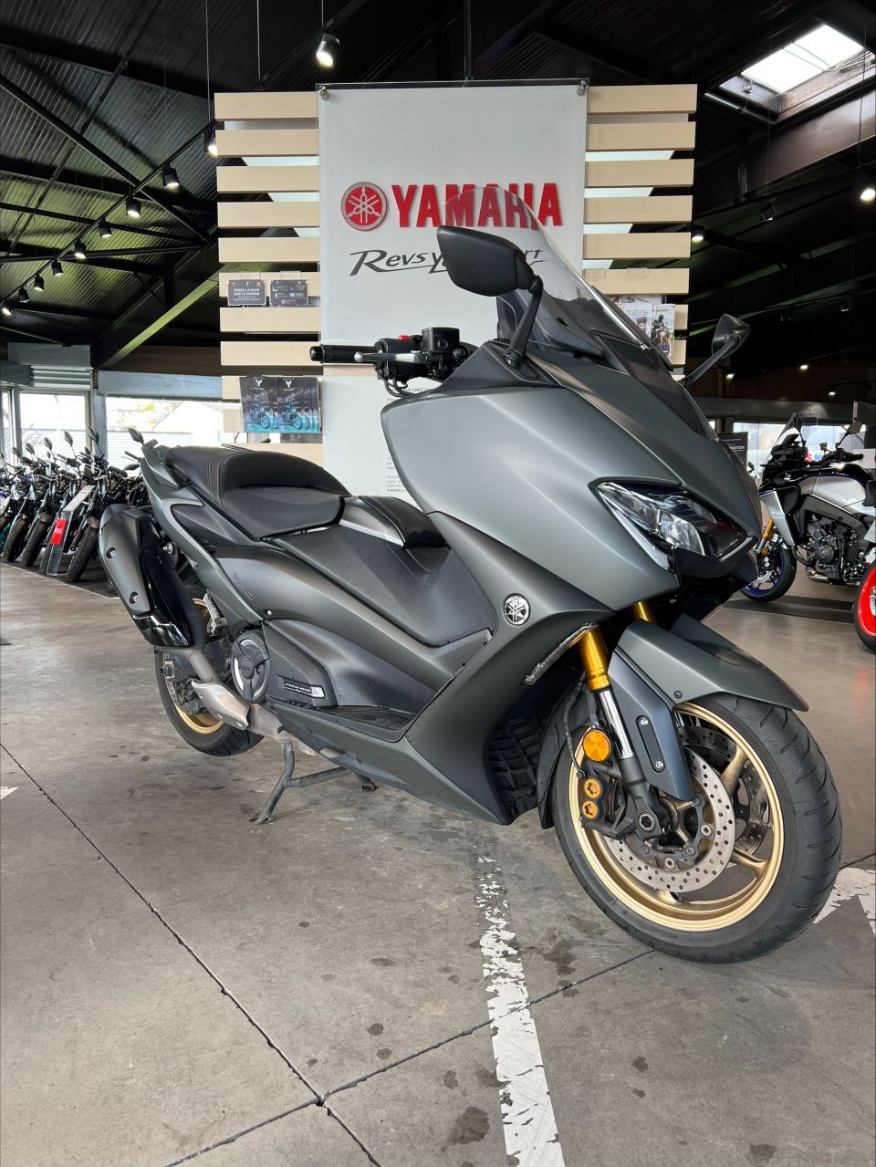 YAMAHA XP T-MAX 560 TECH MAX KAMO 4
