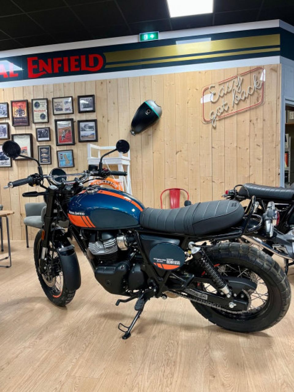 ROYAL ENFIELD BEAR 650 4