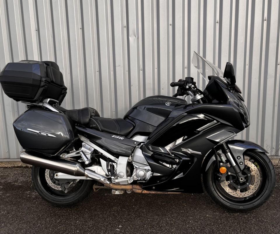 YAMAHA FJR 1300 AE 4