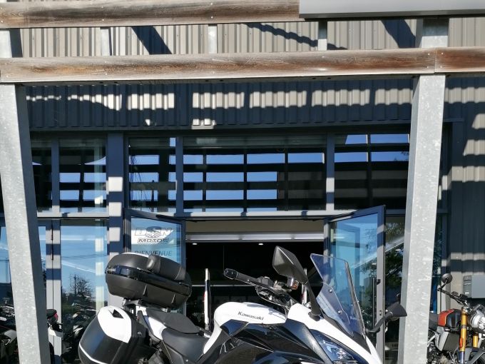 KAWASAKI NINJA 1000 SX TOURER 4