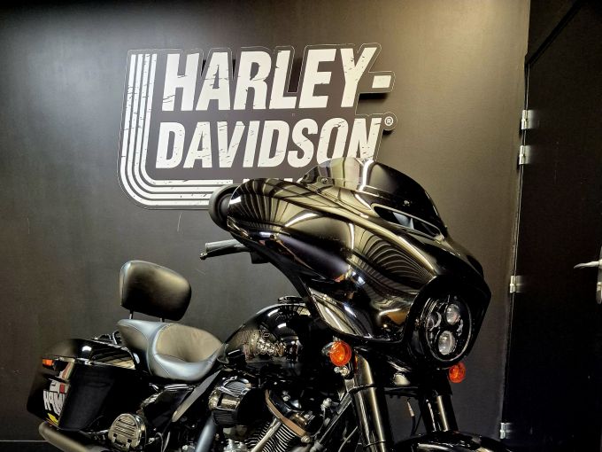 HARLEY-DAVIDSON TOURING STREET GLIDE 1923 ST 4