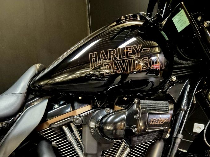 HARLEY-DAVIDSON TOURING STREET GLIDE 1923 ST 4