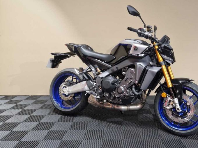 YAMAHA MT-09 SP 4