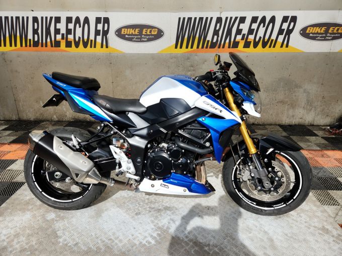 SUZUKI GSR 750 4