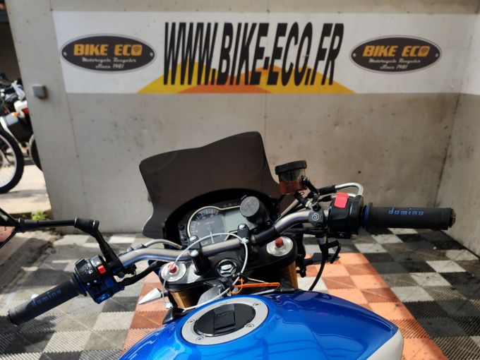 SUZUKI GSR 750 4