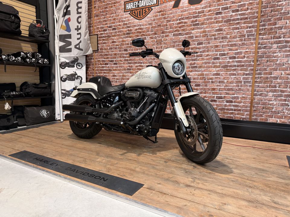 HARLEY-DAVIDSON SOFTAIL LOW RIDER 1868 S 4