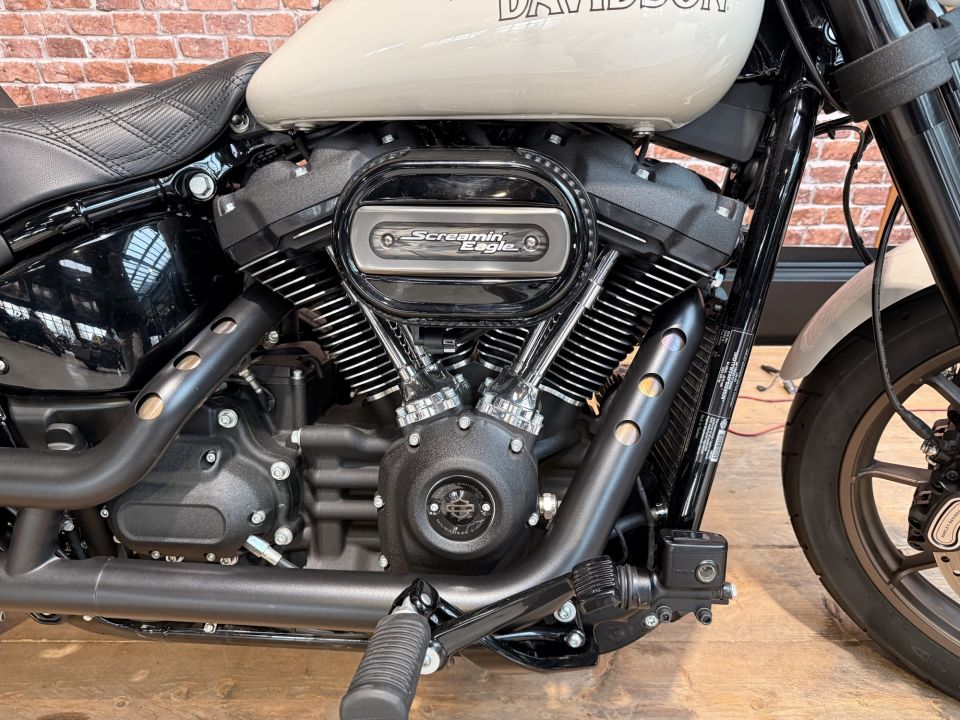 HARLEY-DAVIDSON SOFTAIL LOW RIDER 1868 S 4