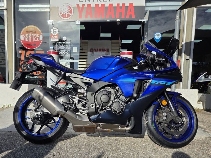YAMAHA YZF 1000 R1 4