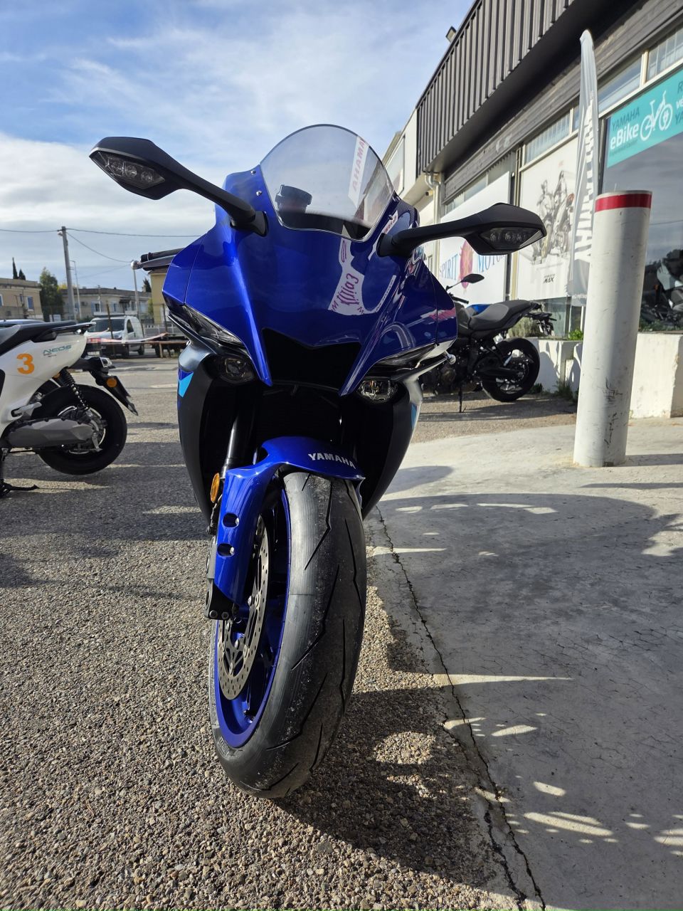 YAMAHA YZF 1000 R1 4