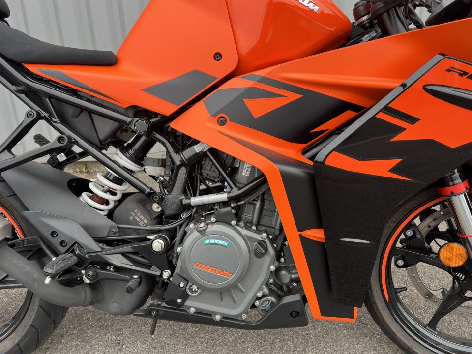 KTM RC 390 ABS 4