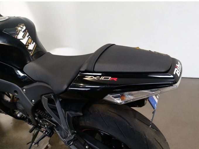 KAWASAKI ZX-10R 4