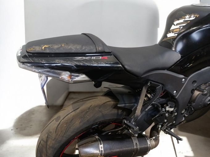 KAWASAKI ZX-10R 4