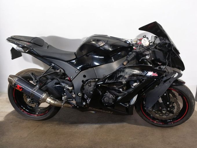 KAWASAKI ZX-10R 4