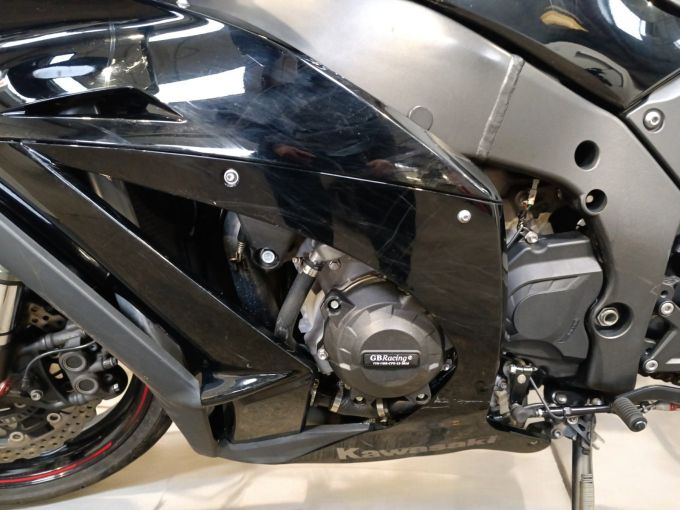 KAWASAKI ZX-10R 4