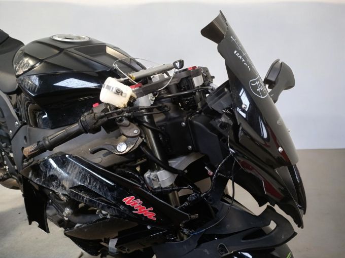 KAWASAKI ZX-10R 4
