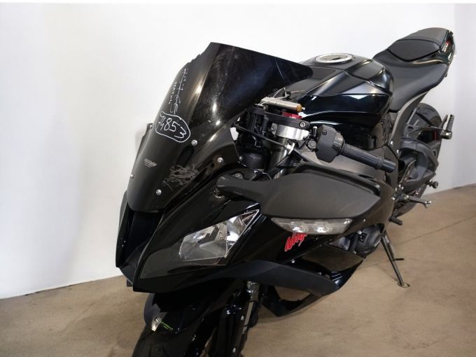 KAWASAKI ZX-10R 4