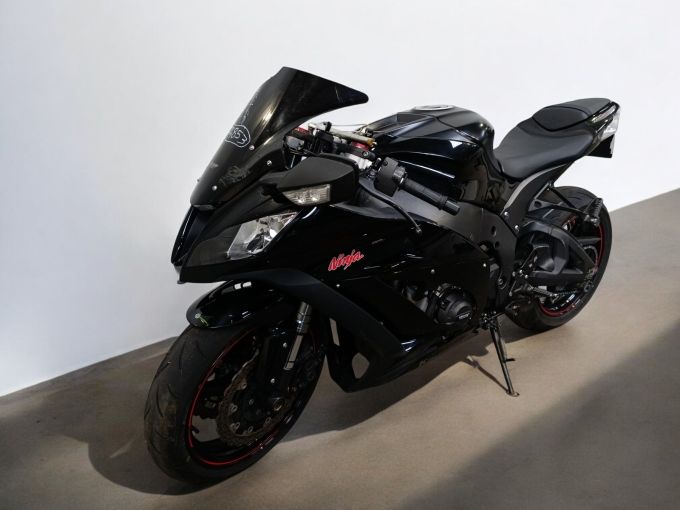 KAWASAKI ZX-10R 4