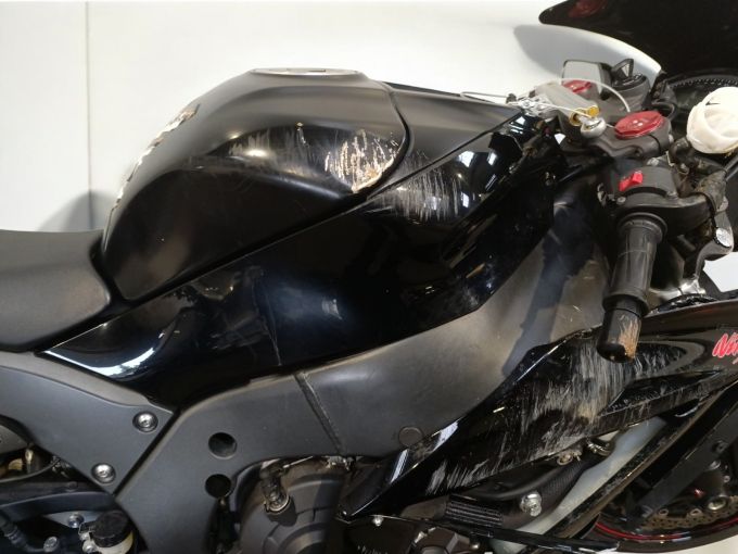 KAWASAKI ZX-10R 4