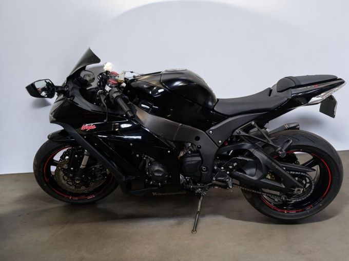 KAWASAKI ZX-10R 4