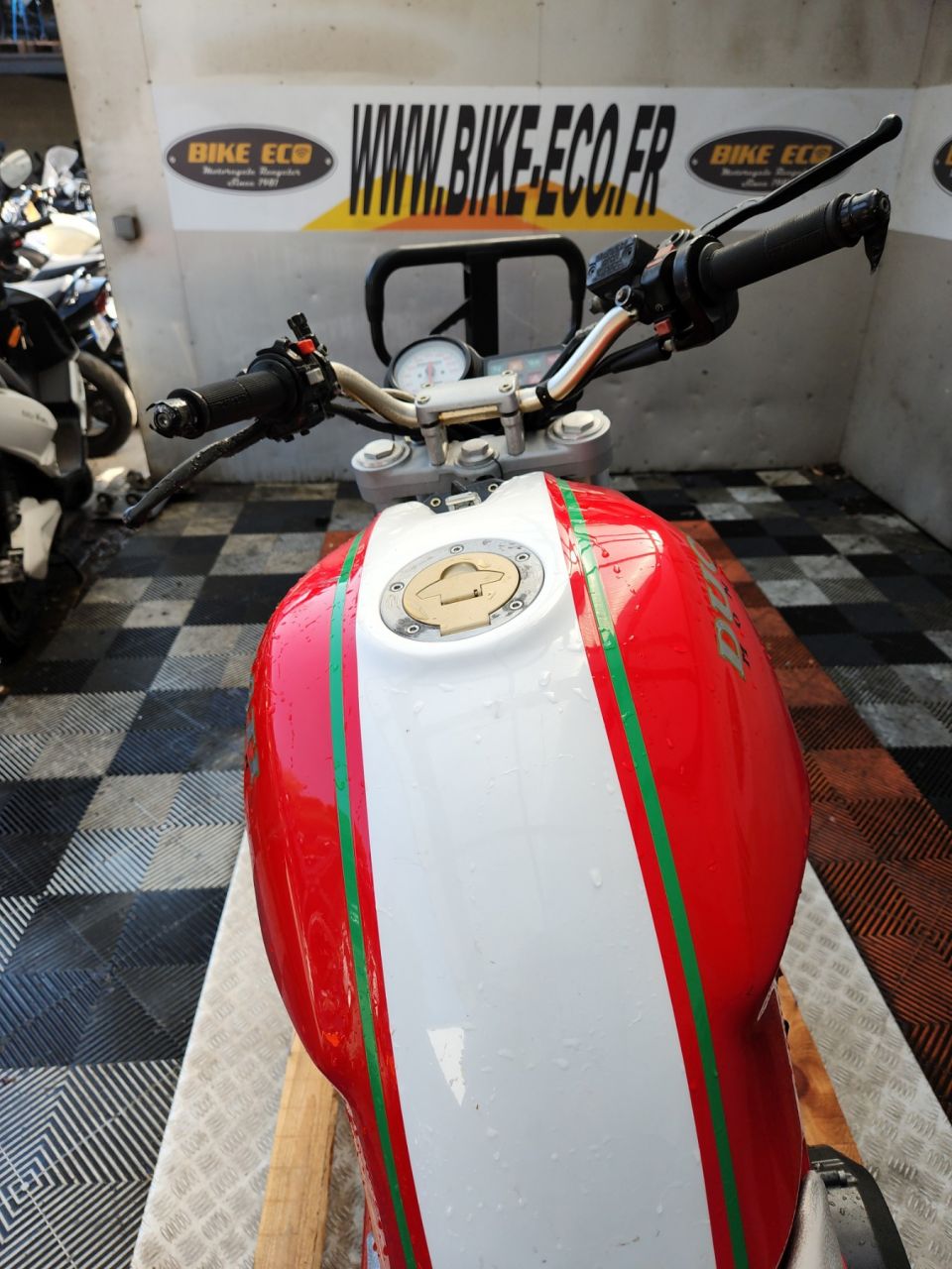 DUCATI 600 MONSTER 4