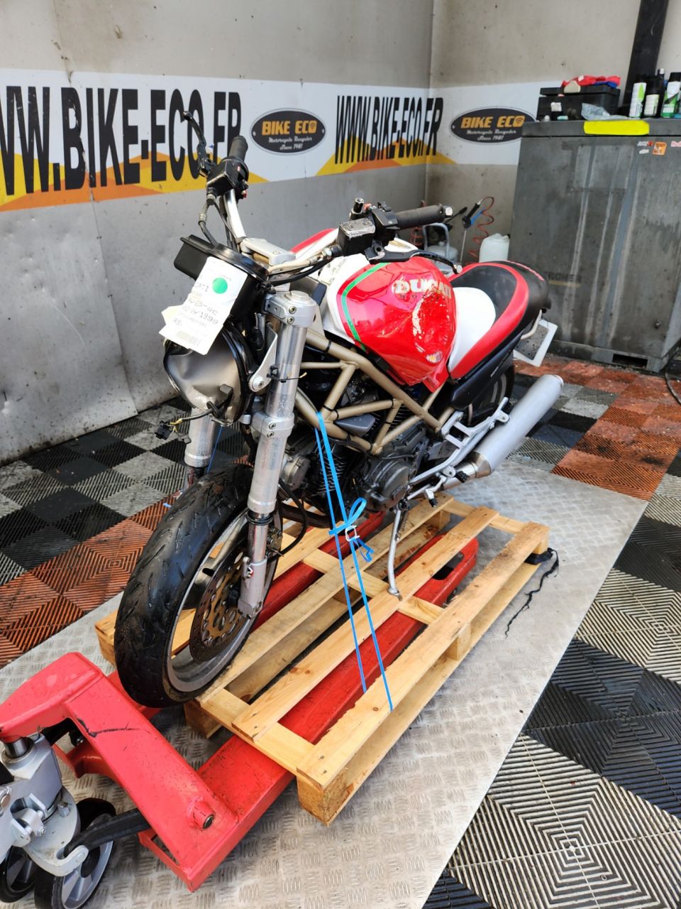 DUCATI 600 MONSTER 4