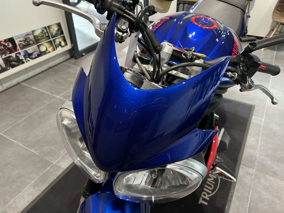 TRIUMPH STREET TRIPLE 675 R 4