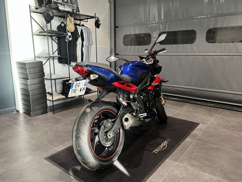 TRIUMPH STREET TRIPLE 675 R 4